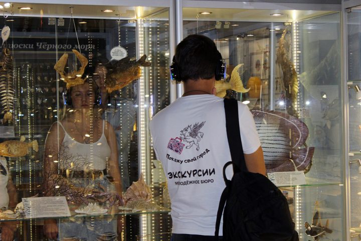 Молодые экскурсоводы из Керчи побывали в Музее Рыбы и Рыболовства