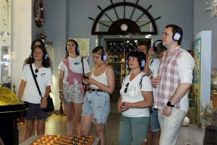 Молодые экскурсоводы из Керчи побывали в Музее Рыбы и Рыболовства